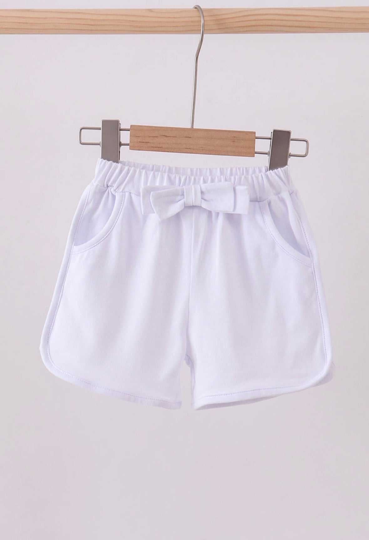 AE White bow shorts